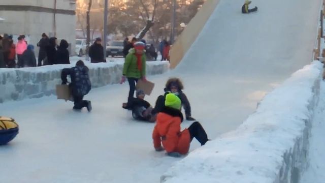 Неплохая горка в Горсаде 17.12.2017 смотреть онлайн