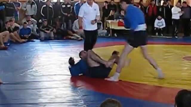 Чемпионат г. Киева по боевому самбо 29.10.2011 74 кг. смотреть онлайн