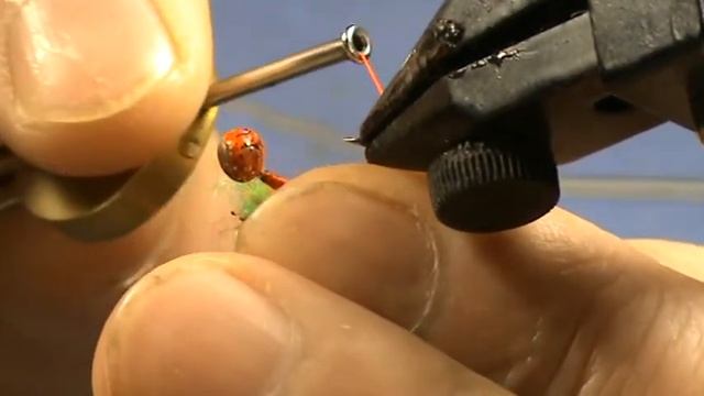 Мушка с применением проволоки шенил