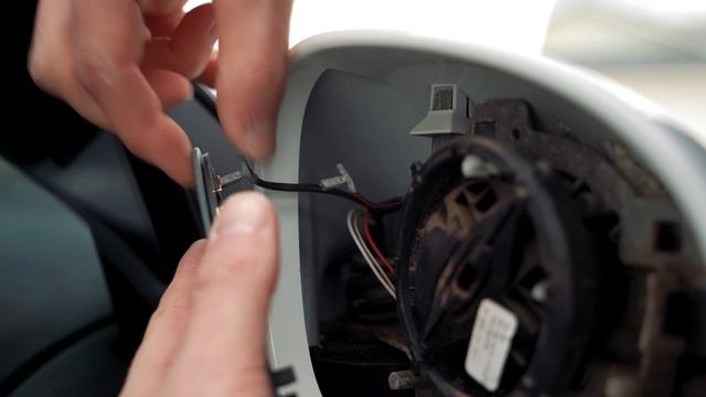 Replace Heated Side Mirror Glass. EASY! (Any Volkswagen) смотреть онлайн