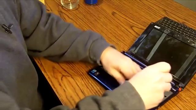 Acer Aspire One Netbook Disassembly смотреть онлайн