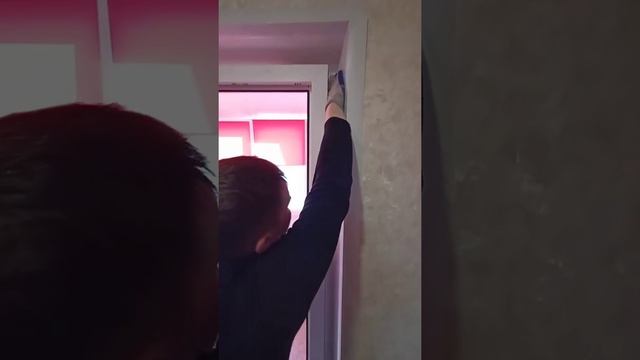 Замена сломанной дверной створки, разбитого стекла и сломанного подоконника в квартире Макс подробн смотреть онлайн