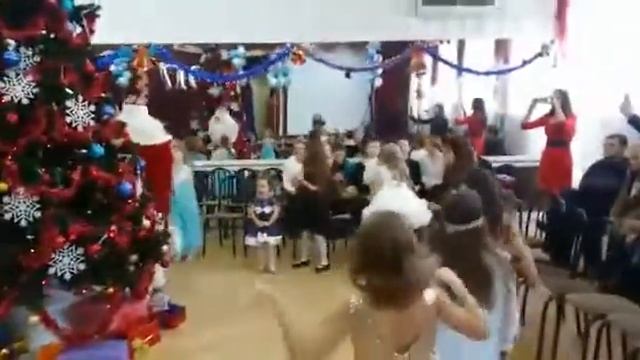 Танцуем на Новом году ))) смотреть онлайн