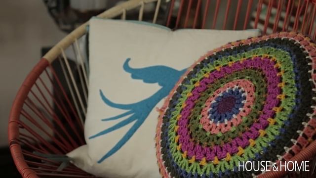 Interior Design — Tour An Eclectic SoHo Loft Filled With Personality смотреть онлайн