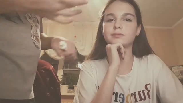 МОЙ БРАТ ДЕЛАЕТ МНЕ МАКИЯЖ смотреть онлайн