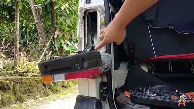 Paano ayusin ang stop light na hindi nailaw? || Toyota Hi-ace Commuter 2004 model | 2L engine смотреть онлайн