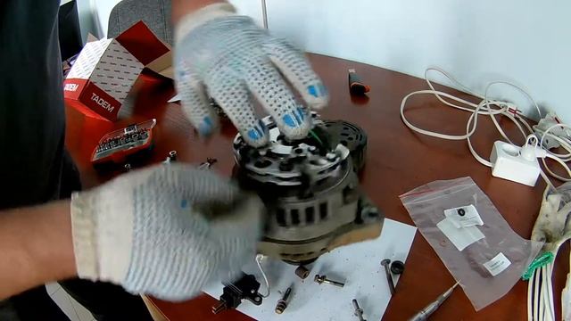 Замена Диодного моста и регулятора напряжения в генераторе КЗАТЭ 9402.3701-04 Chevrolet NIVA смотреть онлайн