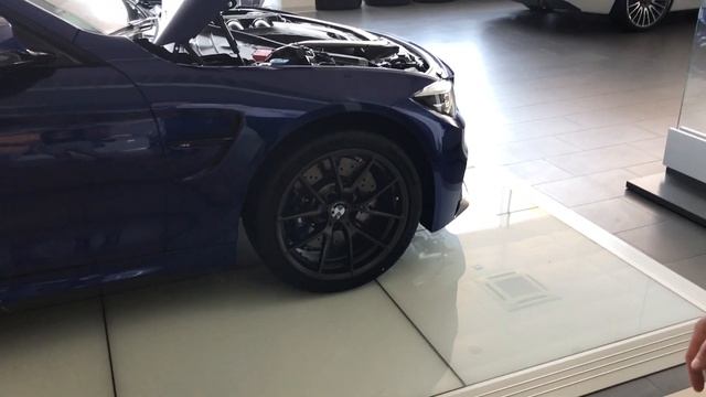 Новая BMW M4 CS теперь еще красивее и быстрее!