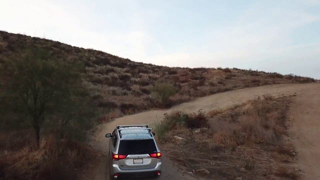 Mitsubishi Outlander LE off road смотреть онлайн
