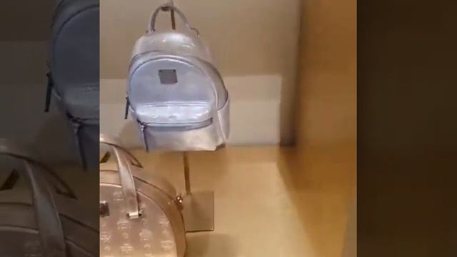 MCM outlet shop Ingolstadt Village #SHORT смотреть онлайн