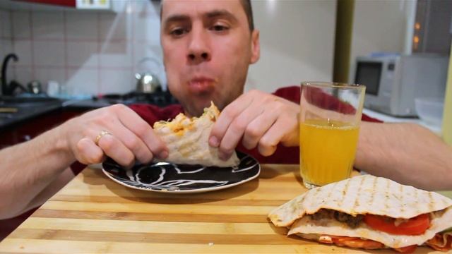 СЕМЕЙНЫЙ МУКБАНГ КЛАБ СЭНДВИЧИ В ЛАВАШЕ/ ЛУЧШИЕ РЕЦЕПТЫ ТИКТОКА/ MUKBANG SANDWICHES/ eating show /먹 смотреть онлайн
