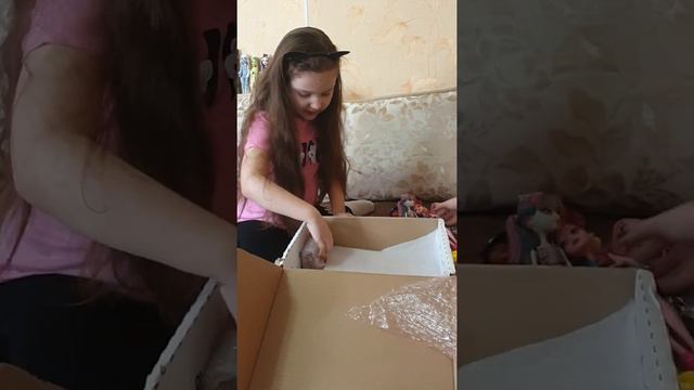 распаковка посылок с куклами МОНСТЕР ХАЙ смотреть онлайн