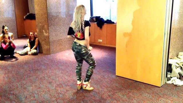 Эта девочка сводит с ума! Kizomba смотреть онлайн