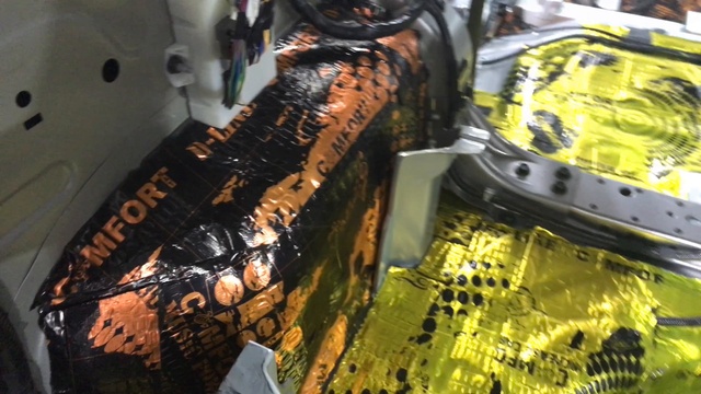 Да-да - тишина и уют, это основные плюсы дополнительной, полной шумоизоляции Ниссан Икстрейл смотреть онлайн