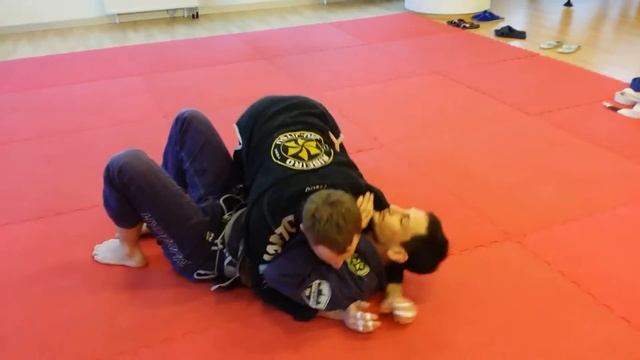 Неделя 3. Урок 1. Уход из бокового удержания High Leg.