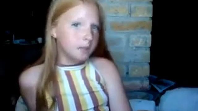 Девочка рассказывает свой секрет! Смотреть строго в наушниках! смотреть онлайн