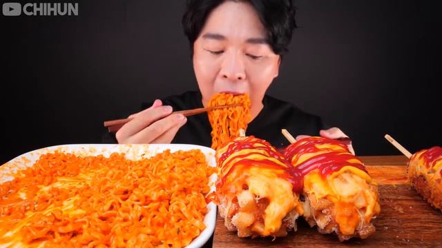 ? ПРЯНЫЙ КАРБО С ОГНЕНОЙ ЛАПШОЙ И СЫРОМ КОРН ДОГИ смотреть онлайн