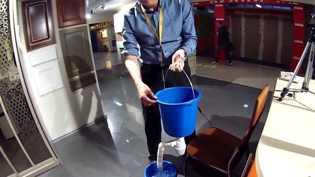 Какой сифон сливает воду быстрее? смотреть онлайн