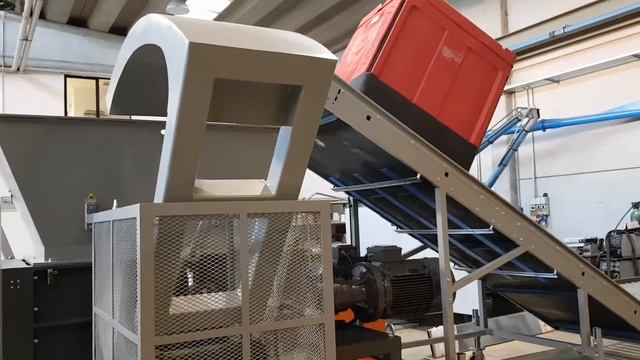 Adler 4-shaft shredder смотреть онлайн