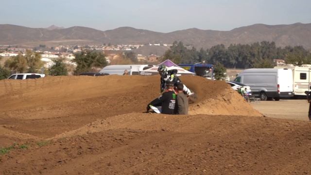 FIRST TIME RIDING 125 ON PROFESSIONAL SUPERCROSS TRACK! смотреть онлайн