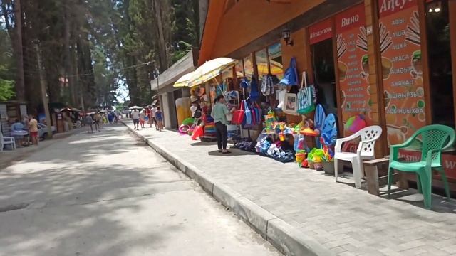 VLOG: АБХАЗИЯ // ПЕРЕХОДИМ ГРАНИЦУ //КИПАРИСОВАЯ АЛЛЕЯ //ДОРОГА ДО МОРЯ //ЧТО МОЖНО КУПИТЬ ПО ДОРОГ смотреть онлайн