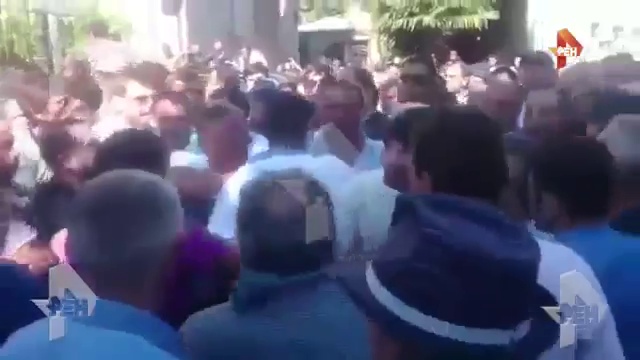 Активисты оппозиции, блокировавшие здание МВД Абхазии