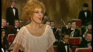 ГДО России (РСФСР) Вальс Берёзка. Г.Борисова. 1983 год.mp4