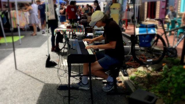 Pete Calandra Live at the New Paltz Open Air Market смотреть онлайн