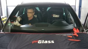 Деликатная срезка стекла одним человеком