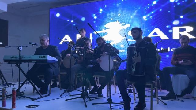 Чеченец удивил голосом! Самородок Чеченской республики Исмаил Идрисов! Настоящий чеченский фольклор