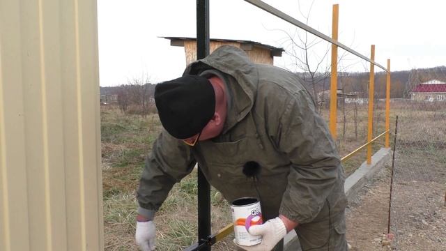 Покраска столбов и перемычек. Чьи следы? Ответы на комментарии. Влог. смотреть онлайн