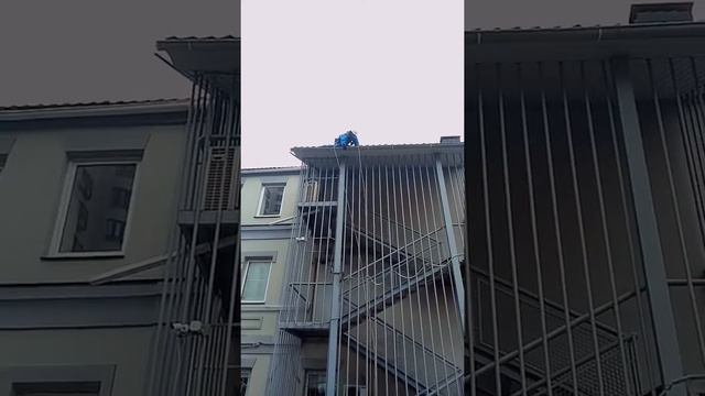 Ремонт крыш и водосточных систем альпинистами смотреть онлайн