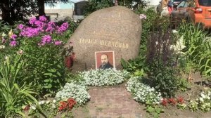 КСЕНИЯ ПЕТЕРБУРГСКАЯ .