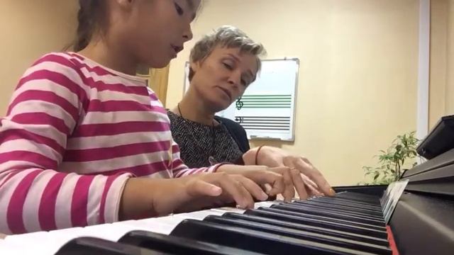 Даша К. Soft Mozart. 2020/2021 уч.год. Подготовка к НГ, разучиваем пьесы. смотреть онлайн