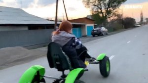 Катаемся по городу на картинге , веломобиль
