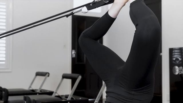 Studio Pilates Reformer Technique Tip - Short Spine смотреть онлайн