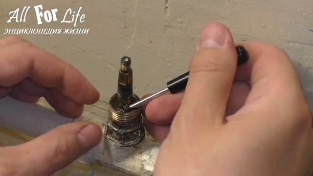 Как отремонтировать вентиль (кран) не перекрывая воду / течет вентиль, что делать!? смотреть онлайн