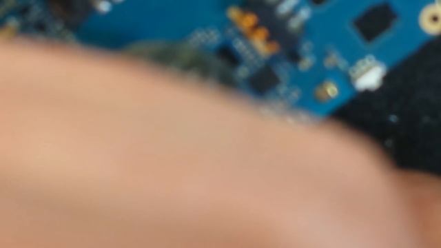 Samsung Galaxy Mini GT S5570 меняем WIFI модуль смотреть онлайн