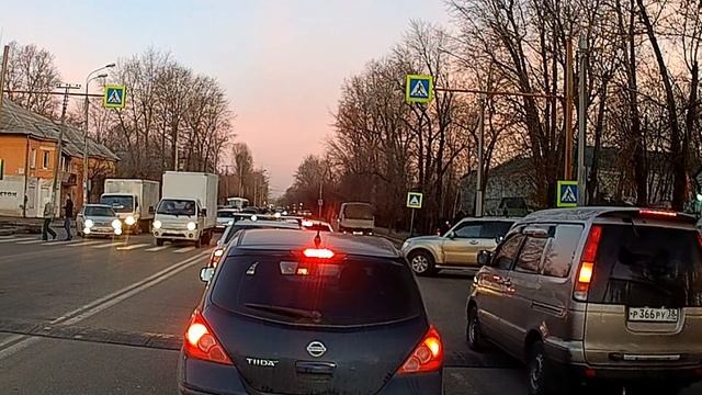 #ПДД. г. Иркутск. Выезд налево под знак и по ПП. смотреть онлайн