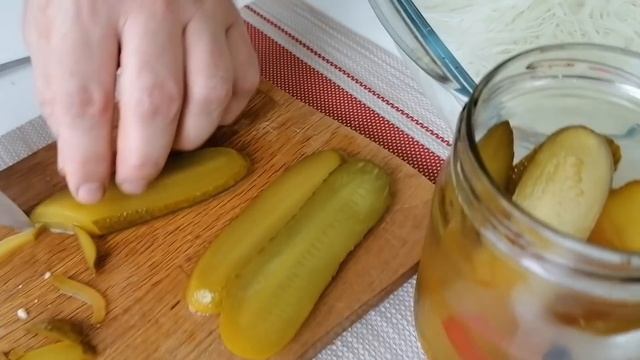 Просто приготовьте КРАБОВУЮ ЛАПШУ из крабовых палочек! Салат Камчатский - самый простой праздничный смотреть онлайн