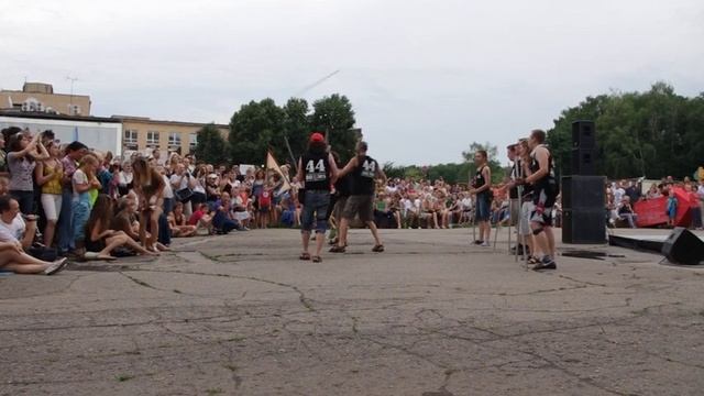 44 Drums и их поющее железо на закрытии фестиваля в Туле 07.07.2013г. смотреть онлайн