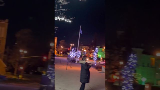 CHRISTMAS lights in TORONTO смотреть онлайн