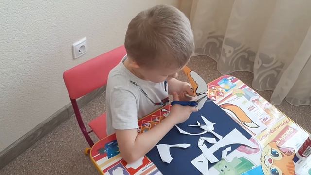 Вырезаем и клеим поделки из бумаги - Рыжий котёнок смотреть онлайн