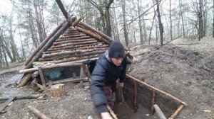 СДЕЛАЛ КАРКАС СТУПЕНИЙ В ЗЕМЛЯНКЕ!