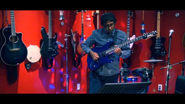 Ulagatthukaga Piranthavan Nane Live Guitar Instrumental by Kumaran смотреть онлайн