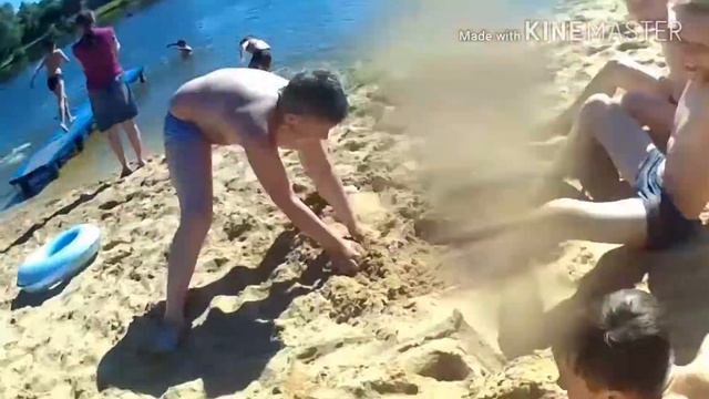 Человек упал с моста смотреть онлайн