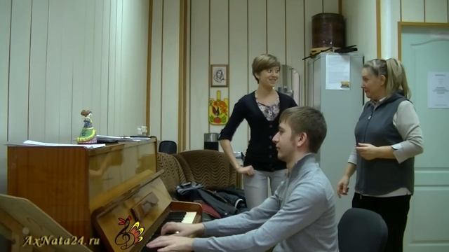 Урок вокала. Опора звука. Упражнение на включение диафрагмы, тренировка мышц брюшного пресса смотреть онлайн