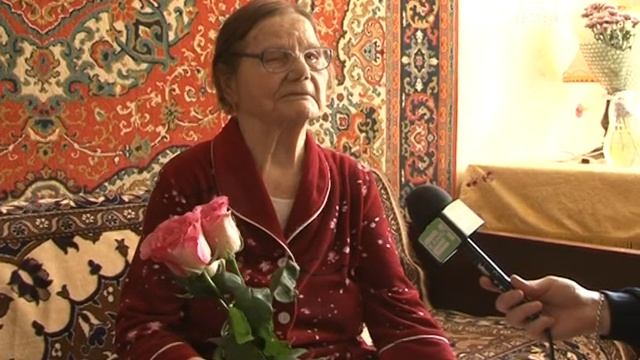Поздравление с 90-летием ветерана: Л.Д.Беляева смотреть онлайн