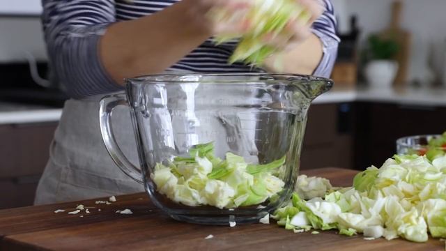 CABBAGE SOUP | super easy, vegetarian soup for a healthy diet смотреть онлайн