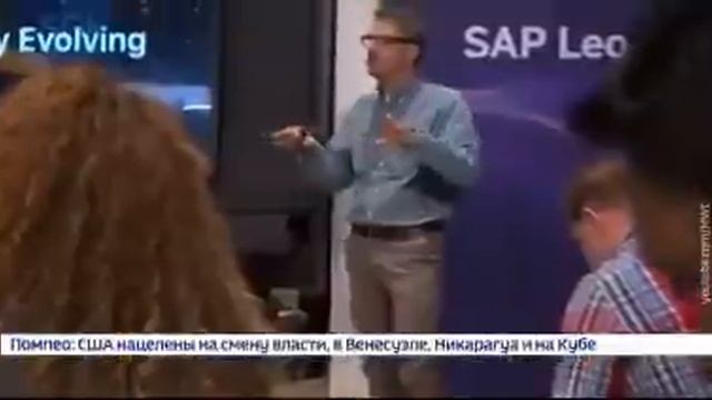 Техно-прорыв: Складной смартфон Умные кроссовки Очки дополненной реальности. смотреть онлайн